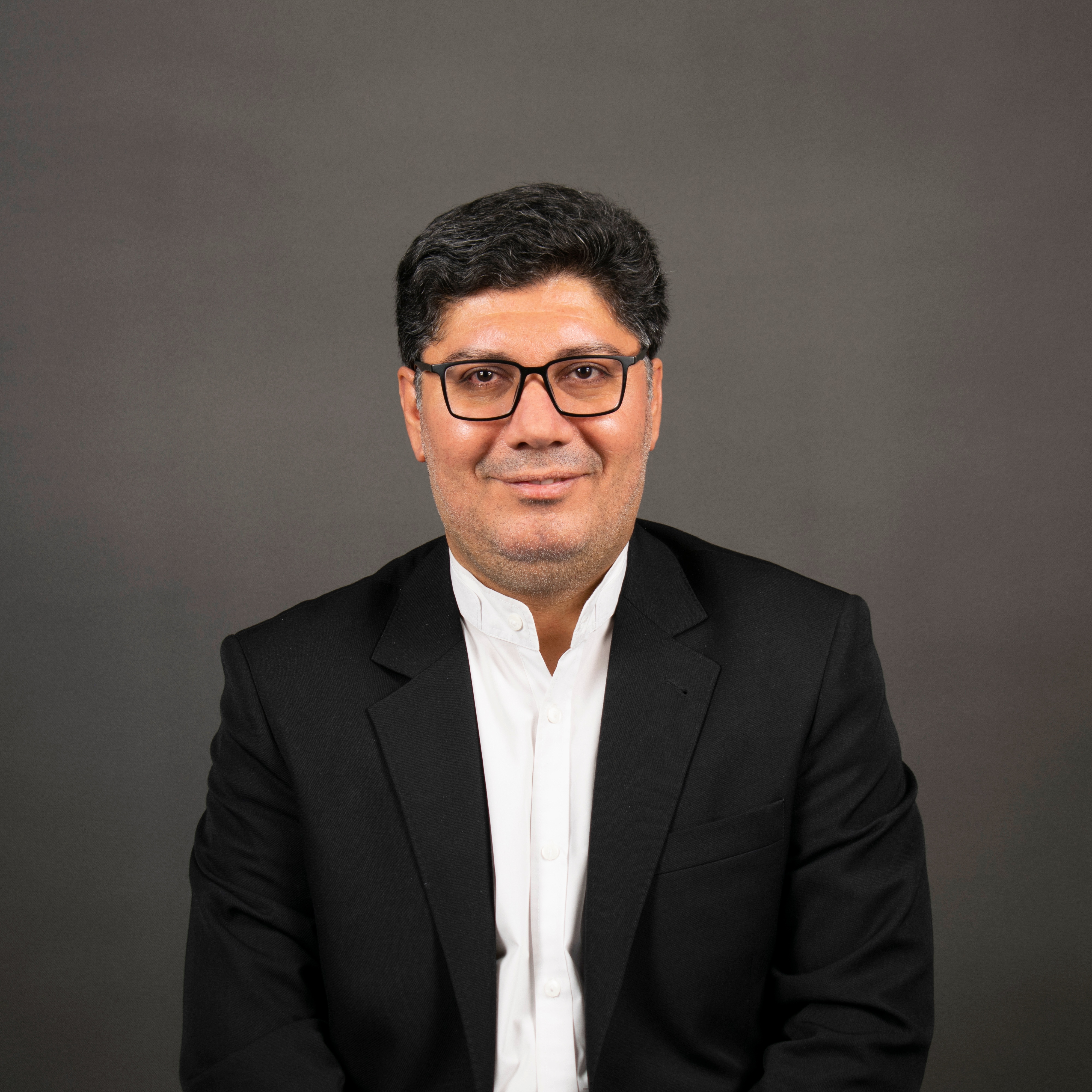 دکتر علی آدمی